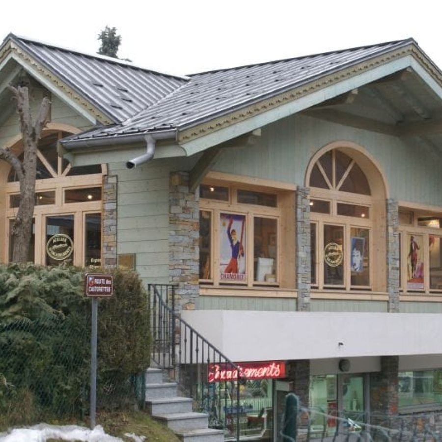 Charpente, couverture et menuiserie chamonix